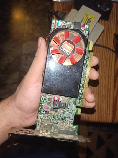 AMD Radeon R7 250 2GB