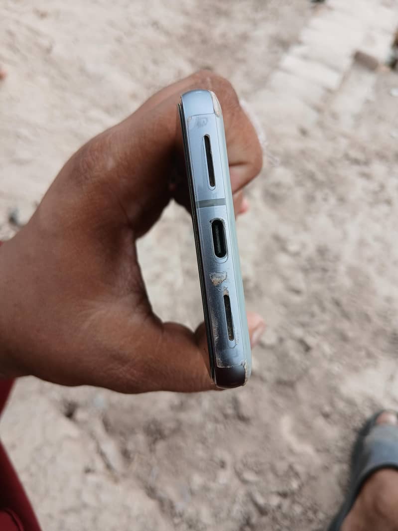 Google Pixel 8 3
