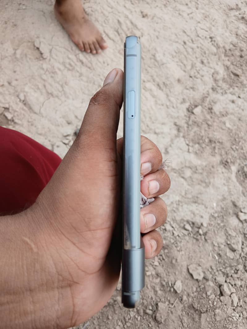 Google Pixel 8 4
