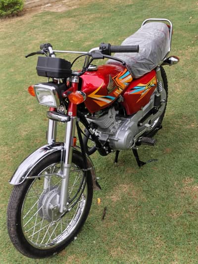 Honda cg 125 brand new 0 meter only 852 km used