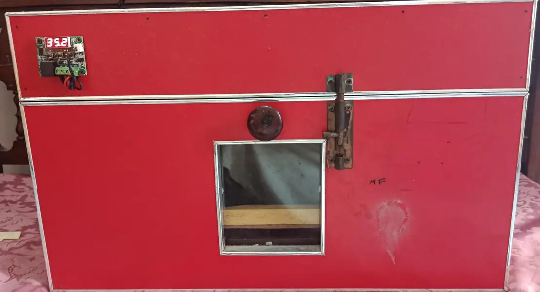 50 Egg Incubator — photo 4