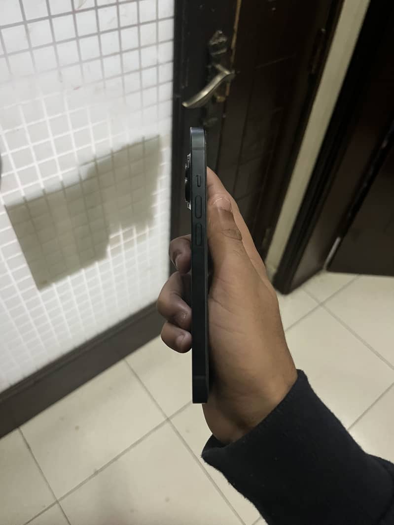 Apple iPhone 14 3