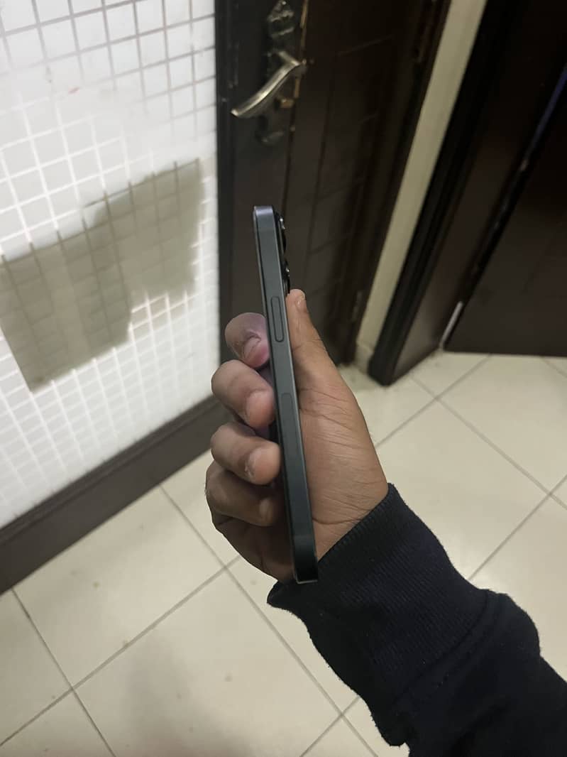 Apple iPhone 14 4
