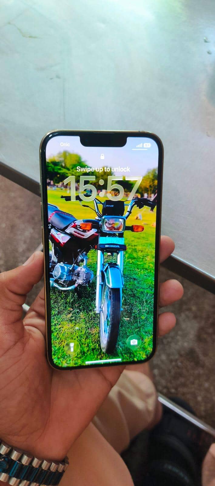 Apple iPhone 13 Pro 1