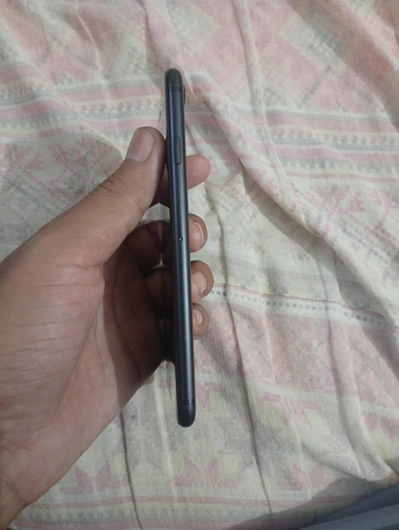 Apple iPhone 7 1