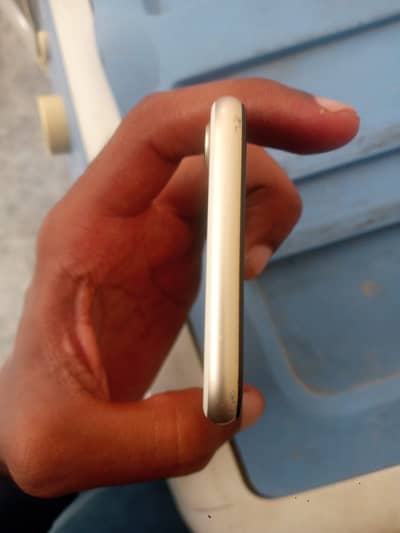 Apple iPhone 7 32GB officially pta approved