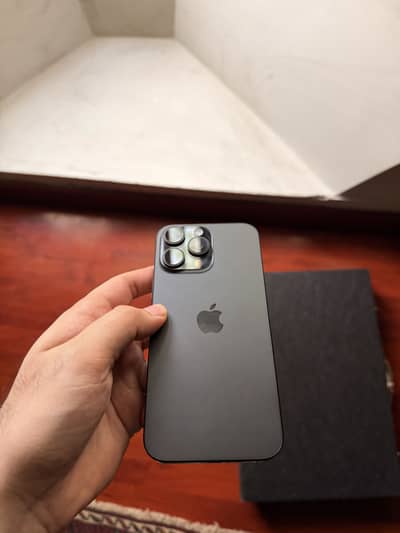 Apple iPhone 16 Pro Max - 94% BH - Factory Unlocked