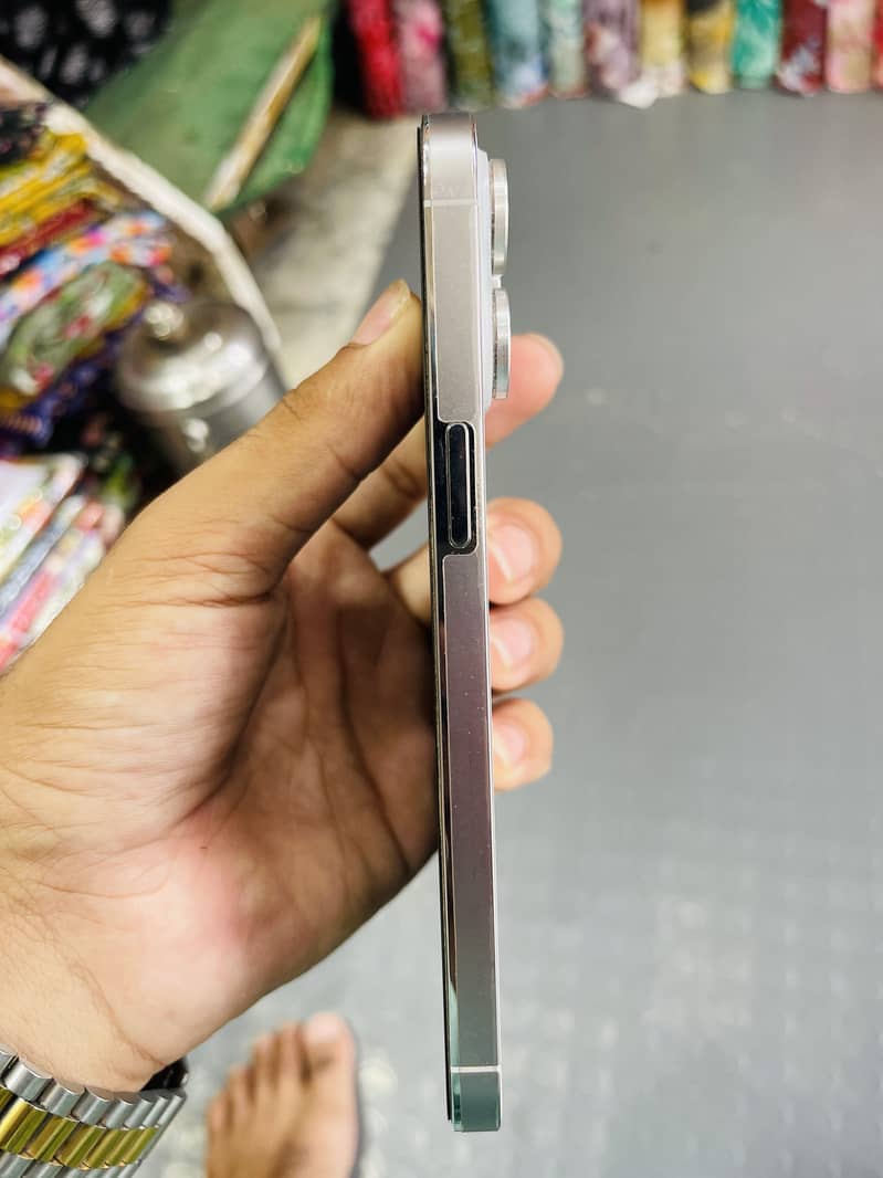 Apple iPhone 14 Pro Max 3