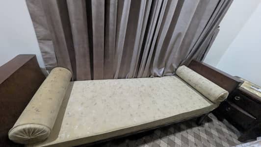 Dewan Available for Urgent Sale