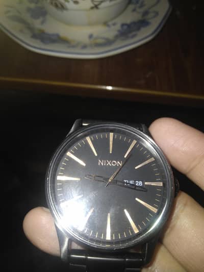 Nixon watch the sentry day date japanese movement 100mr