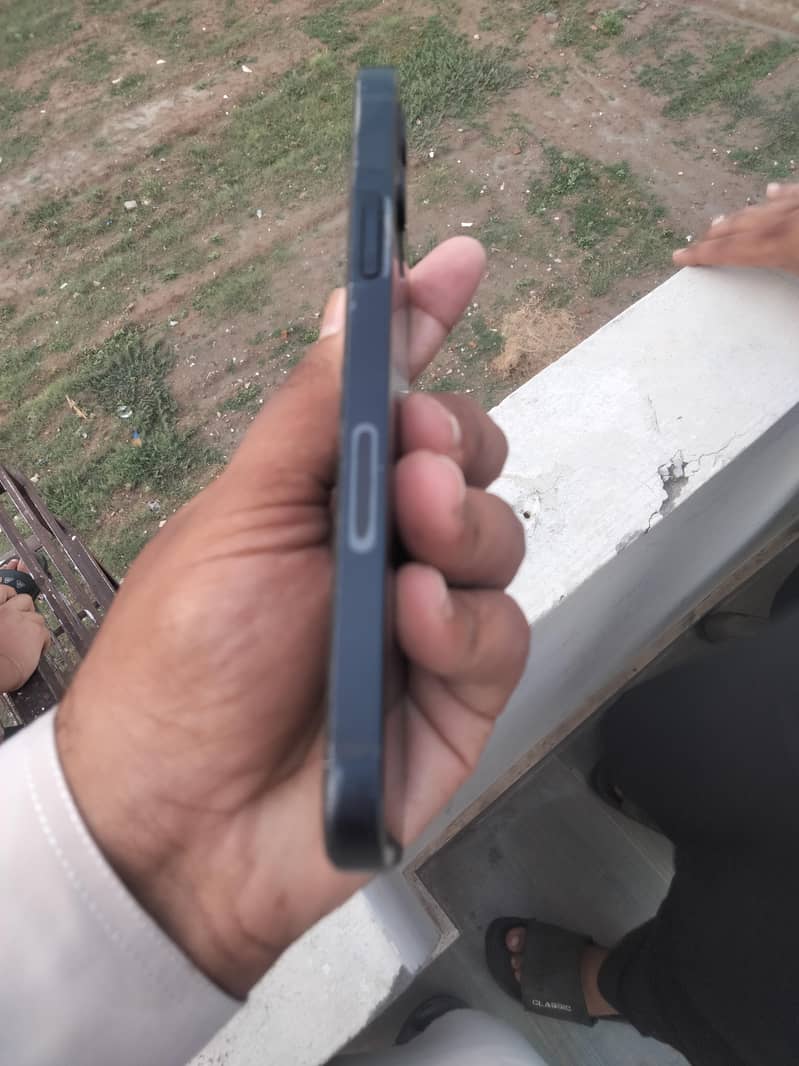 Apple iPhone 12 2