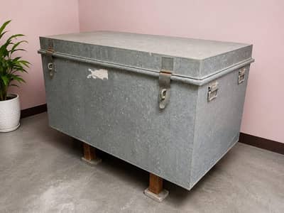 Mazboot Steel Petiyan (Large And 2 Small) & 2 Suitcase for Urgent Sale
