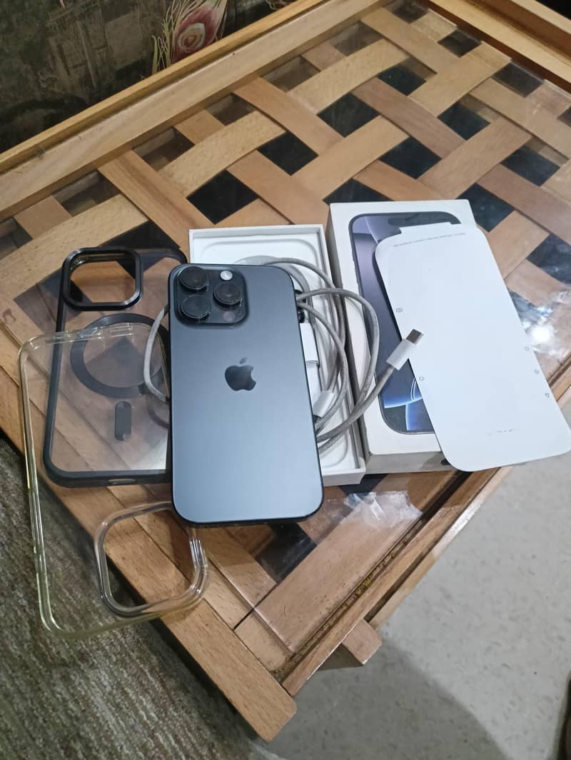 Apple iPhone 16 Pro 1