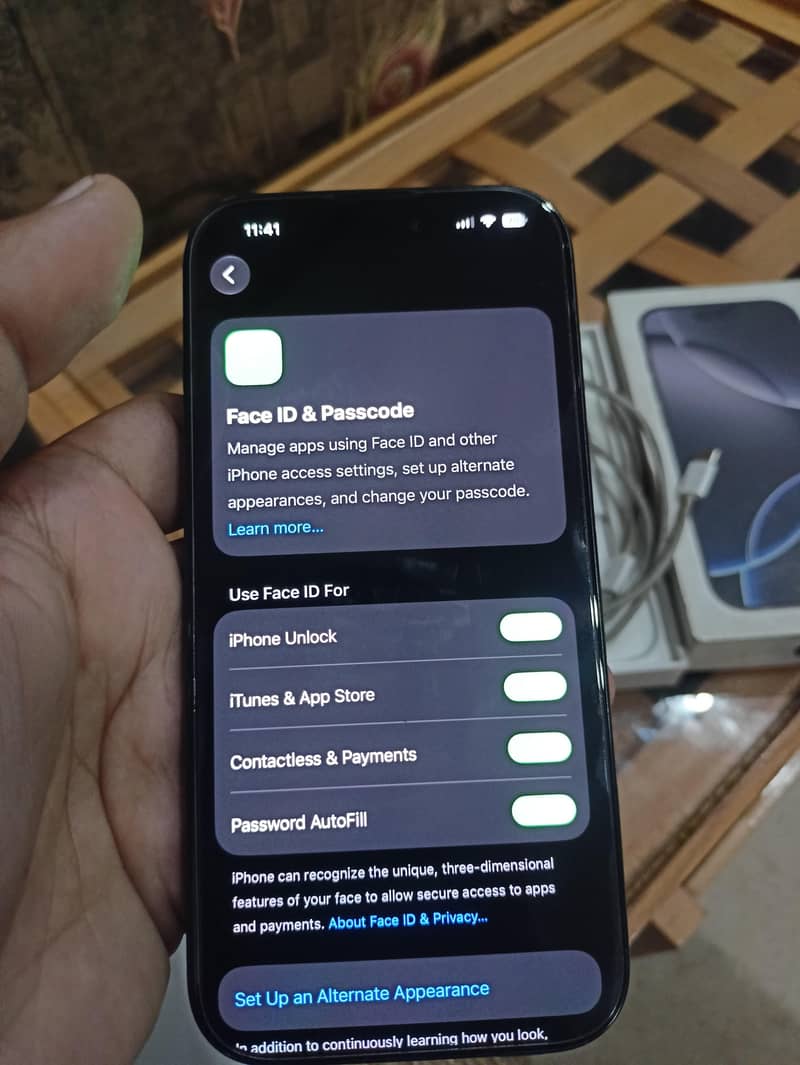 Apple iPhone 16 Pro 4