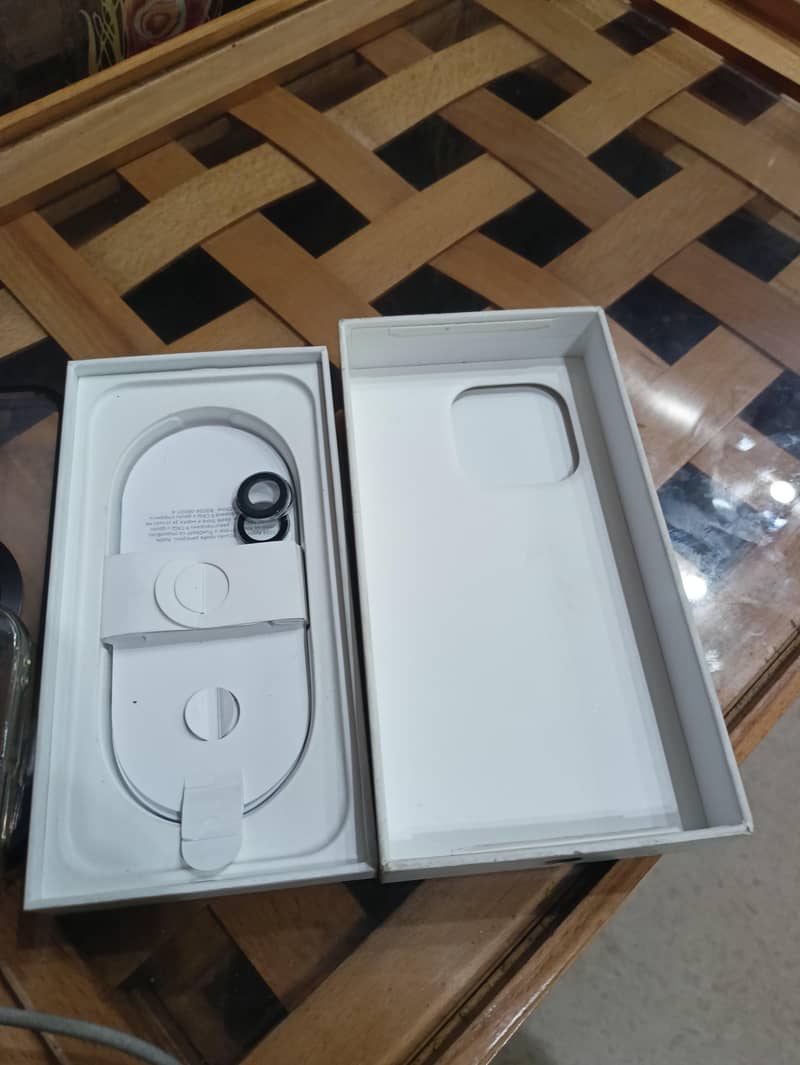 Apple iPhone 16 Pro 5