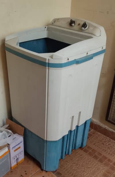 Medium size Washing machine original copper wiring on good working