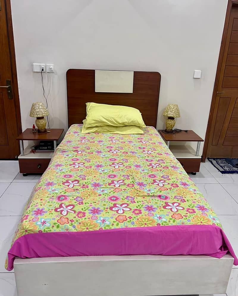 Bedset with vanity 1