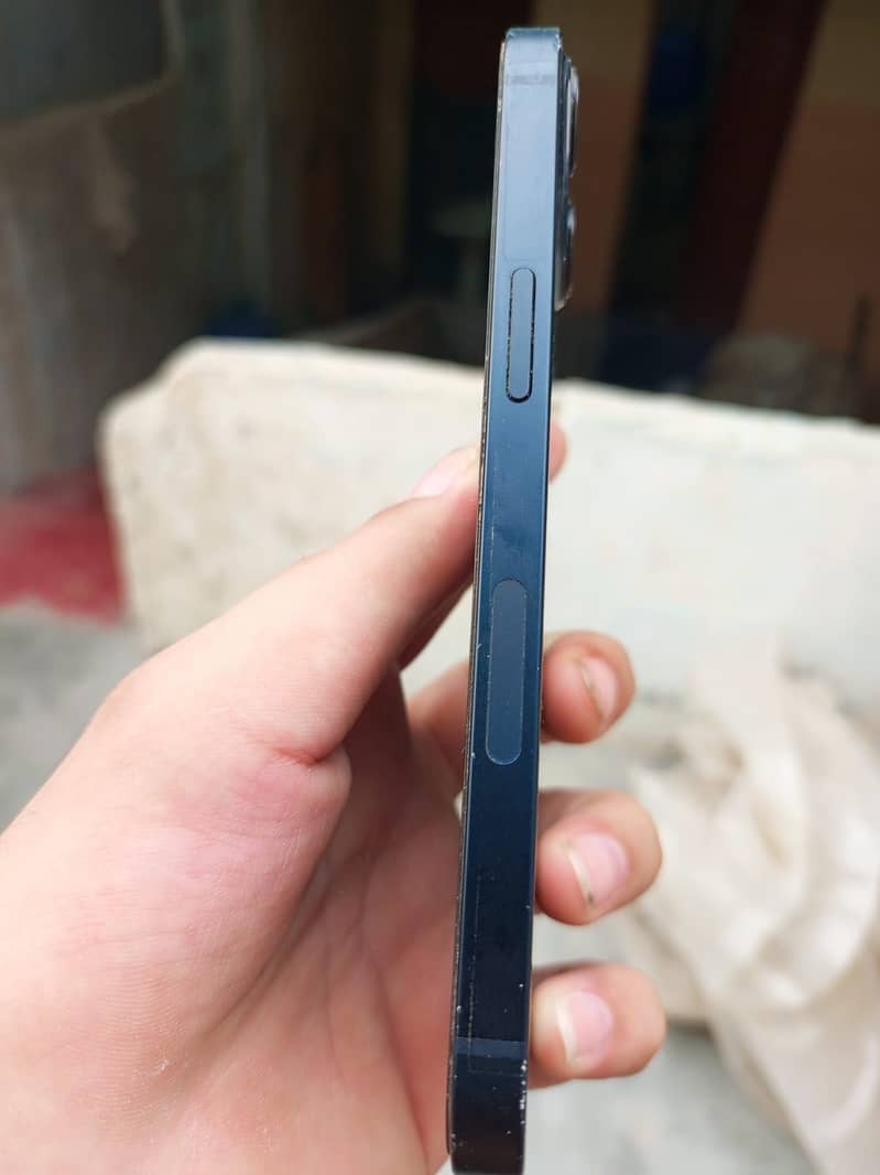 Apple iPhone 13 3