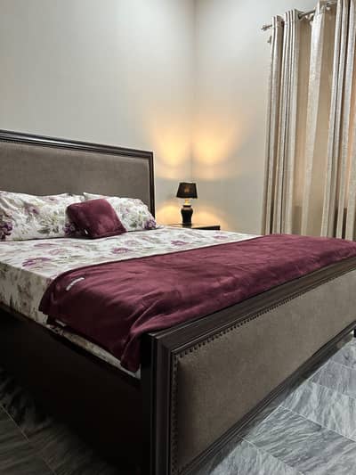 Custom Wooden King Size Bed Set (10/10 Condition)