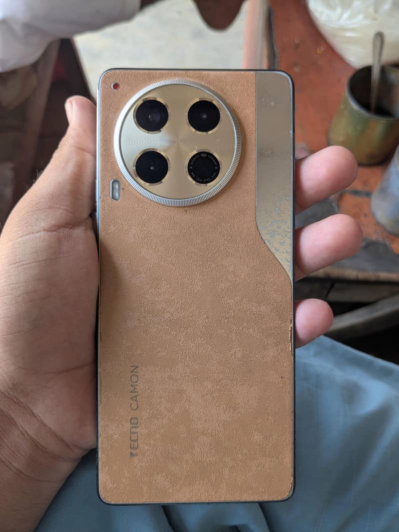 Tecno CAMON 30 0