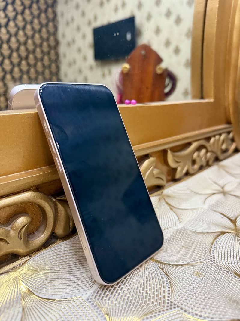 Apple iPhone 13 3