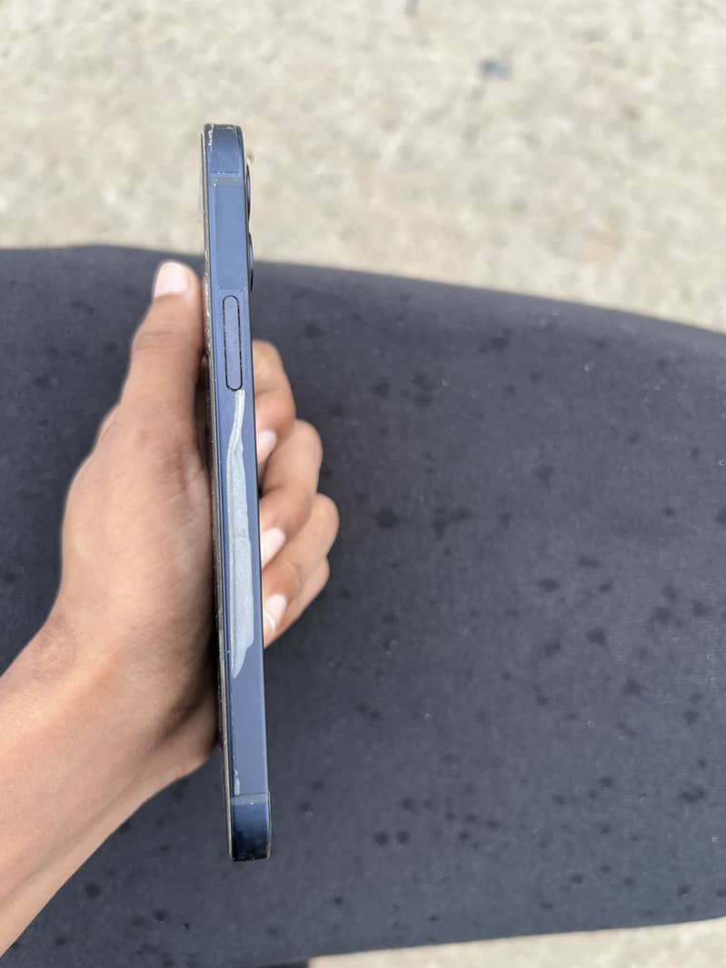 Apple iPhone 12 2