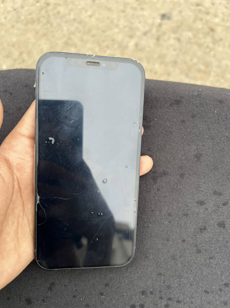 Apple iPhone 12 4