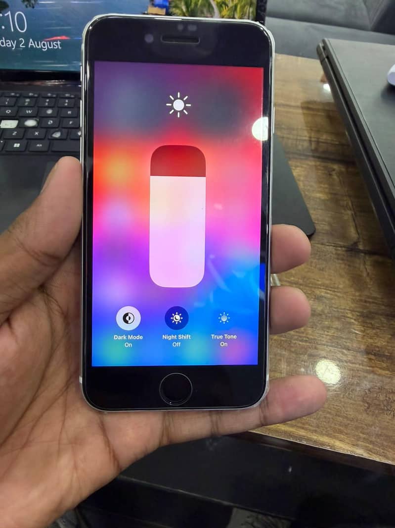 Apple iPhone SE 6