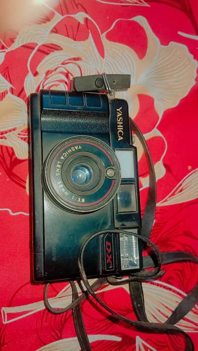 yashica pence 38mm. 1.3. 8
