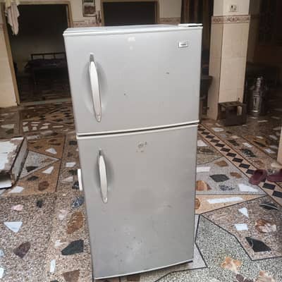 ہائیر ریفریجریٹر HRF-272 برائے فروخت – بہترین حالت