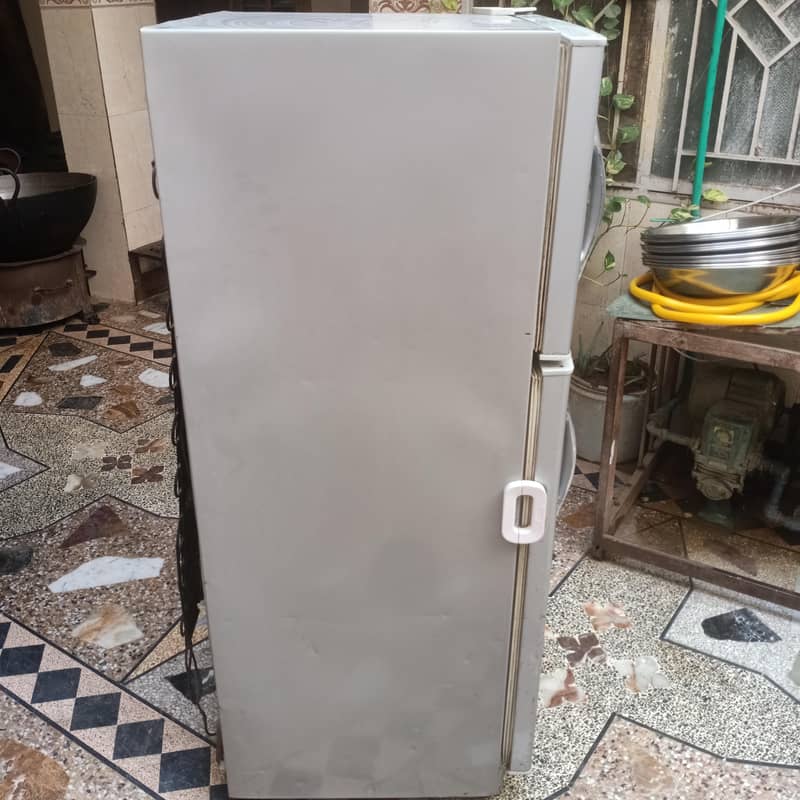ہائیر ریفریجریٹر HRF-272 برائے فروخت – بہترین حالت 1