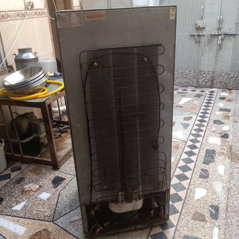 ہائیر ریفریجریٹر HRF-272 برائے فروخت – بہترین حالت 2