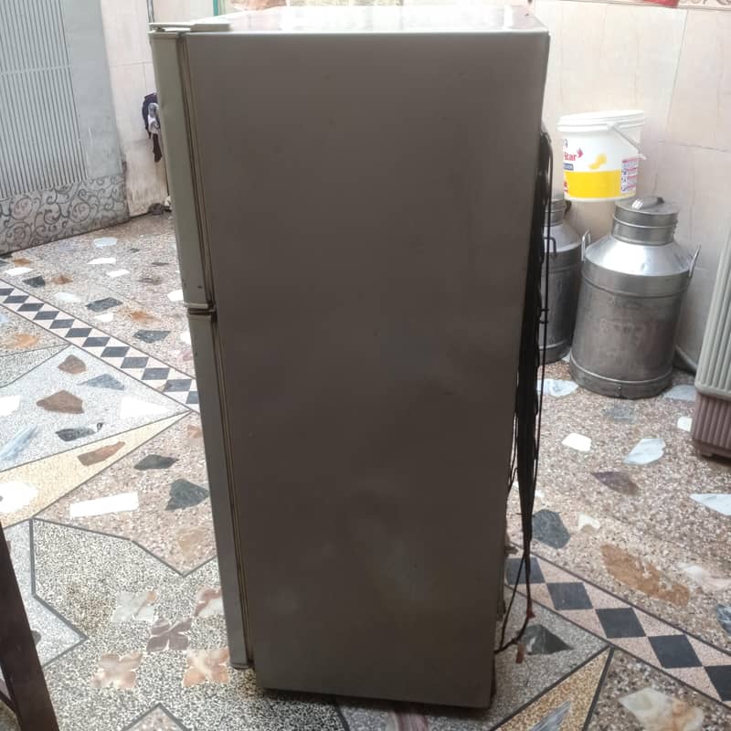 ہائیر ریفریجریٹر HRF-272 برائے فروخت – بہترین حالت 3