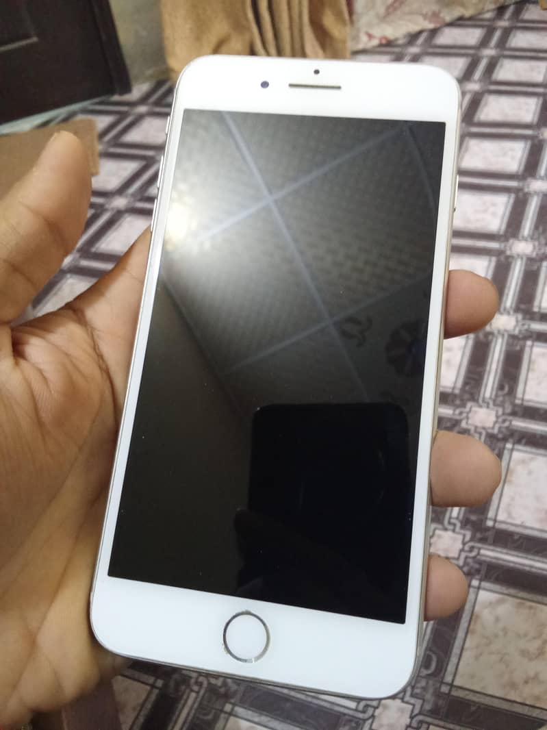 Apple iPhone 8 Plus 0