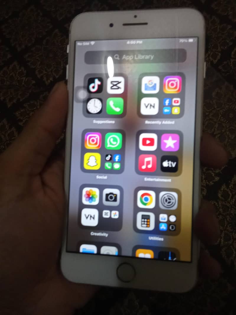 Apple iPhone 8 Plus 2