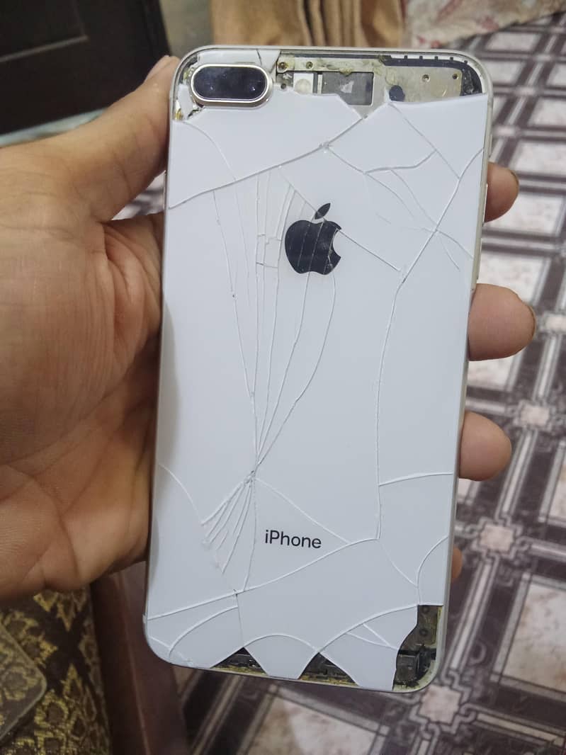 Apple iPhone 8 Plus 6
