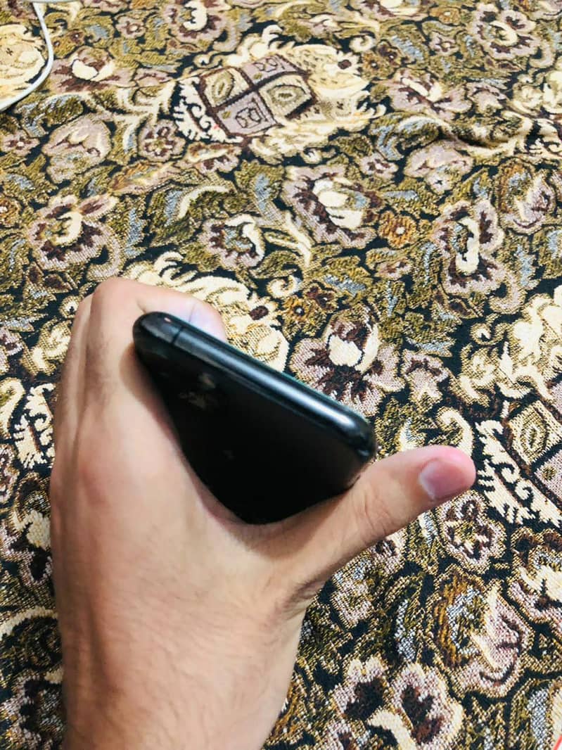 Apple iPhone 11 Pro 8
