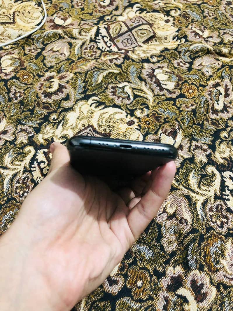 Apple iPhone 11 Pro 9