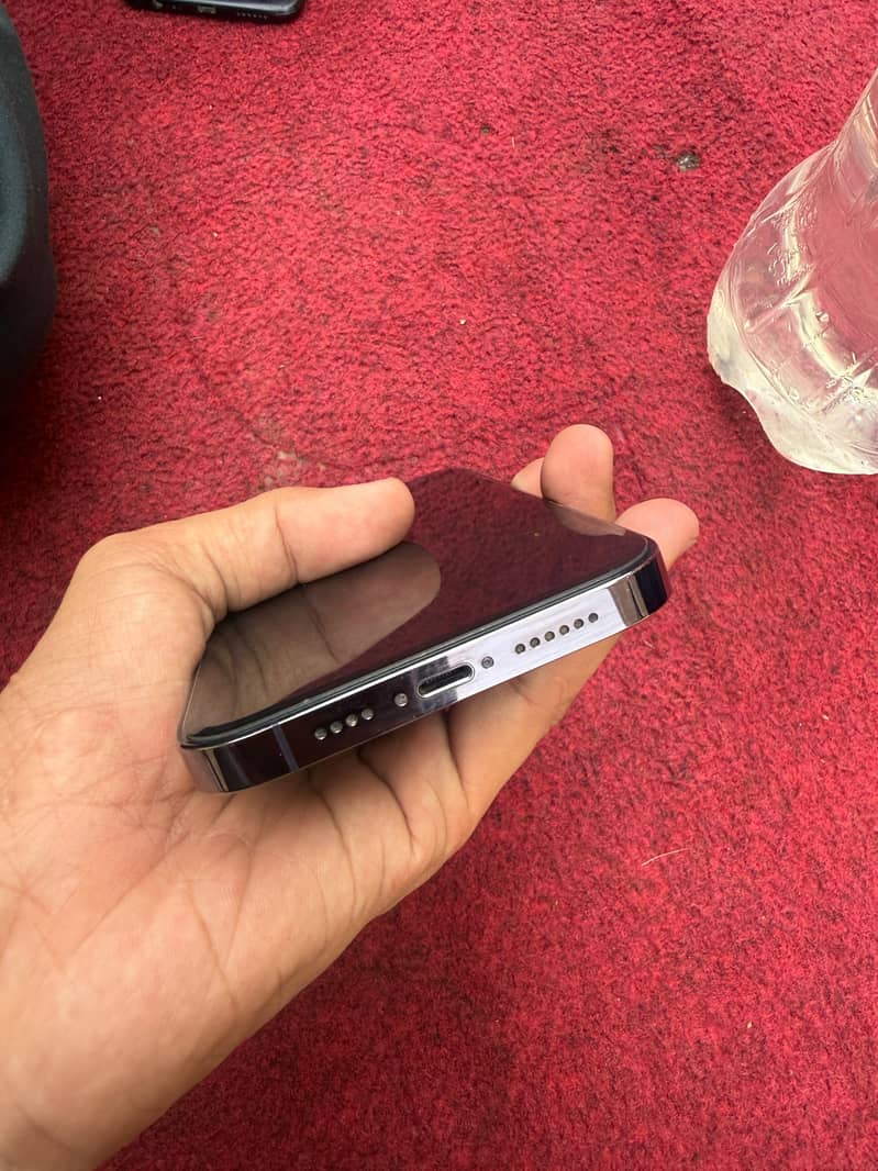 Apple iPhone 14 Pro Max 4