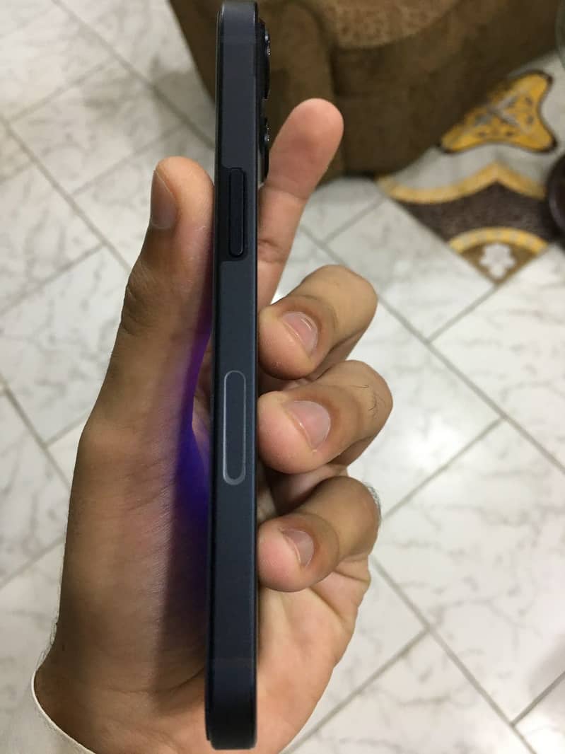 Apple iPhone 13 3
