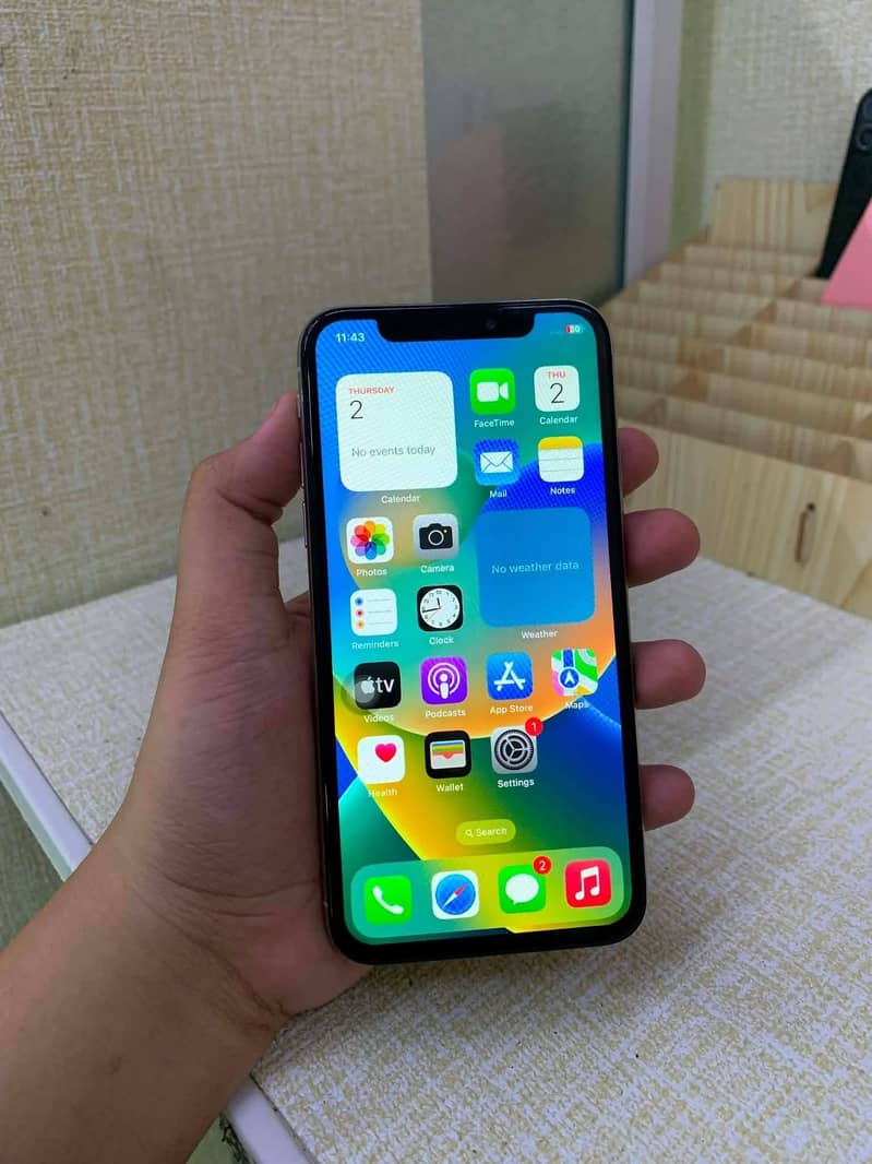 Apple iPhone X 4