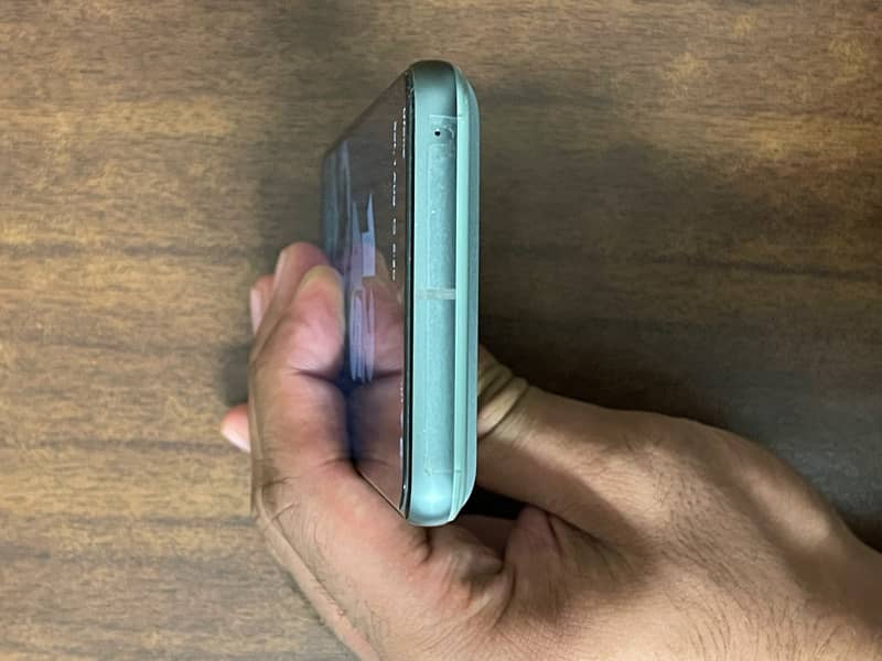 Google Pixel 8 4