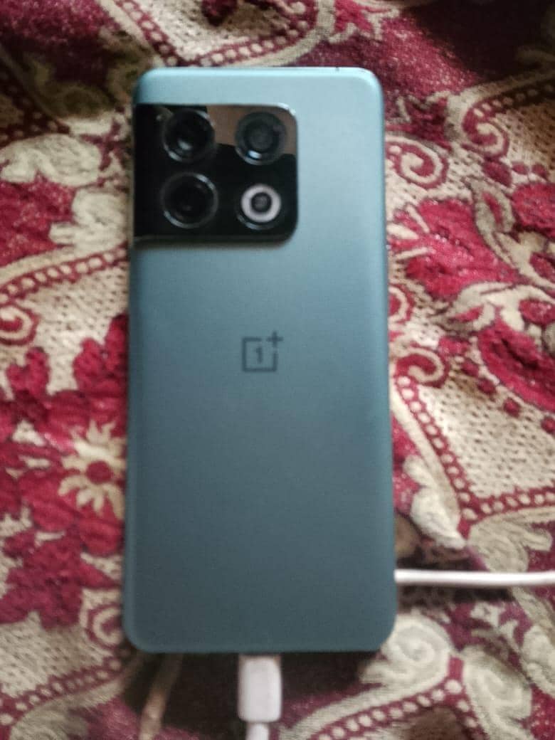 One Plus 10 Pro 3