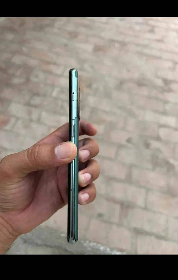 One Plus 10 Pro 8