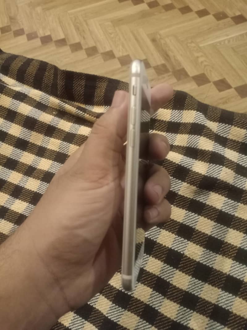 Apple iPhone 8 bypass 4
