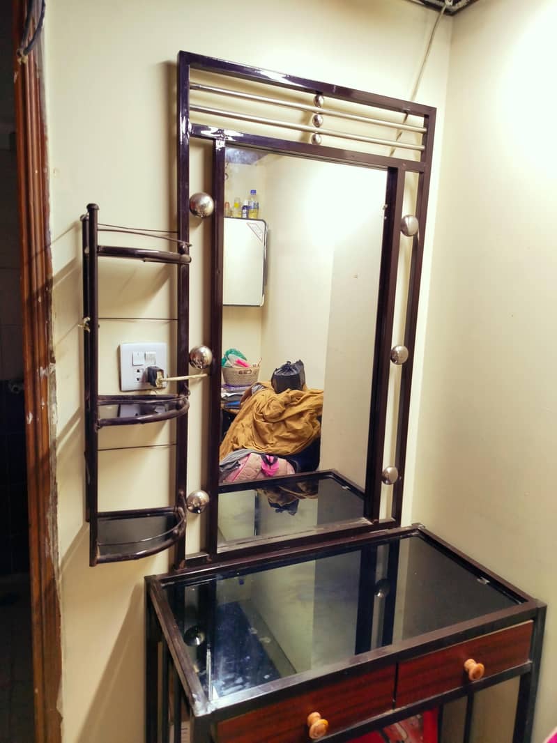 dressing table 1