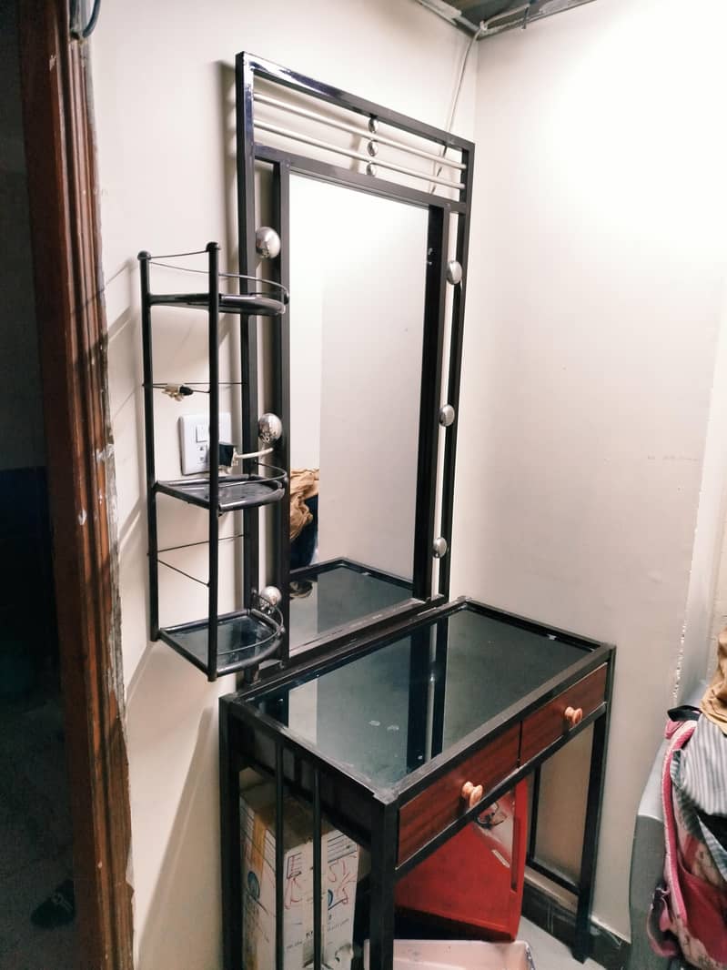dressing table 3