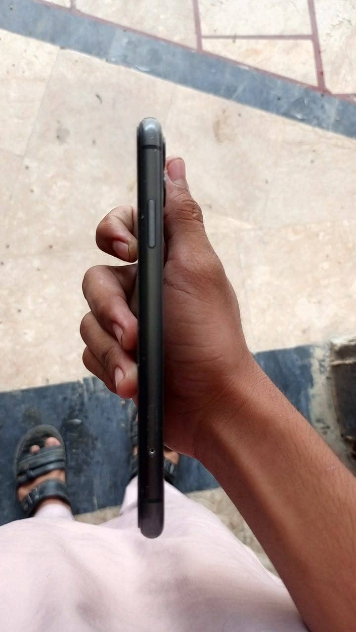 Apple iPhone 11 2