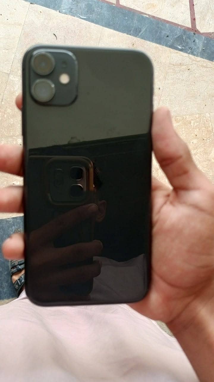 Apple iPhone 11 3