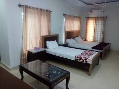 Room available for rent and par and wakely and monthly good location near (TMCNG)man service road Khana pull near Reet marriage hall